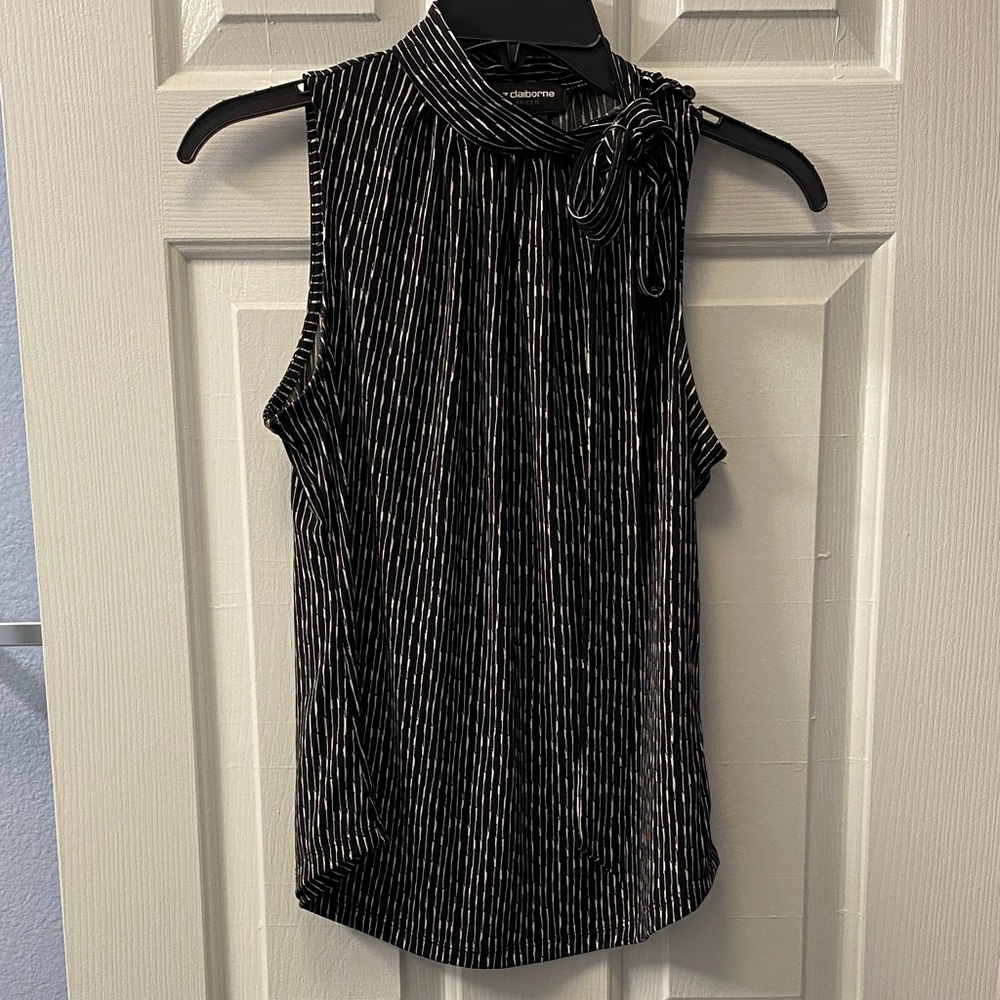 Liz Claiborne Sleeveless Black and White Blouse